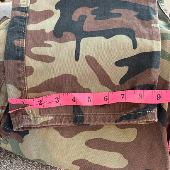 Levi’s Camouflage Cargo Pants - Picture 6 of 7